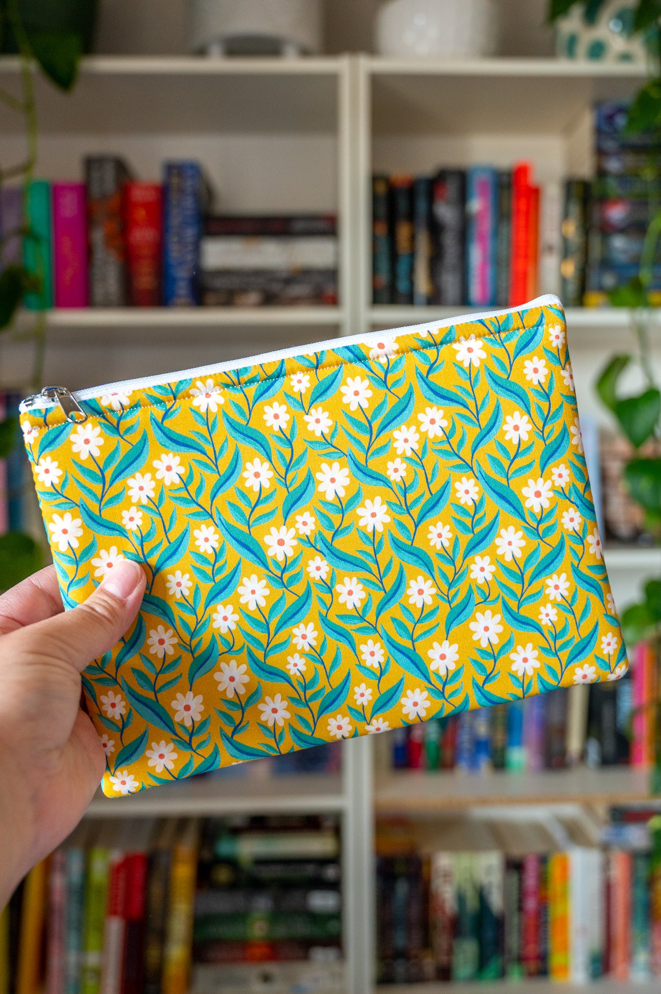 White Daisies Kindle Sleeve