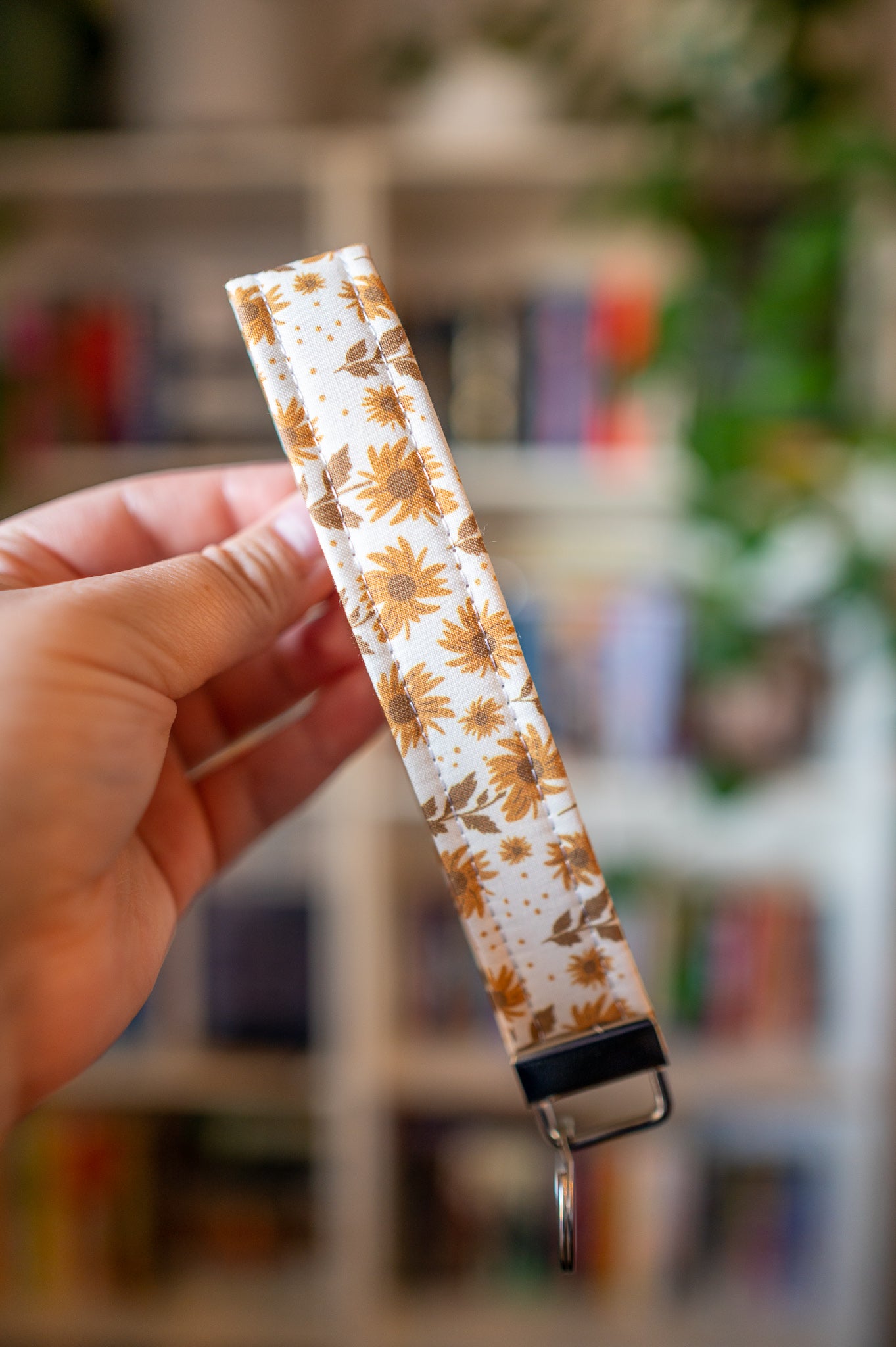 Tiny Sunflowers Wristlet Keychain