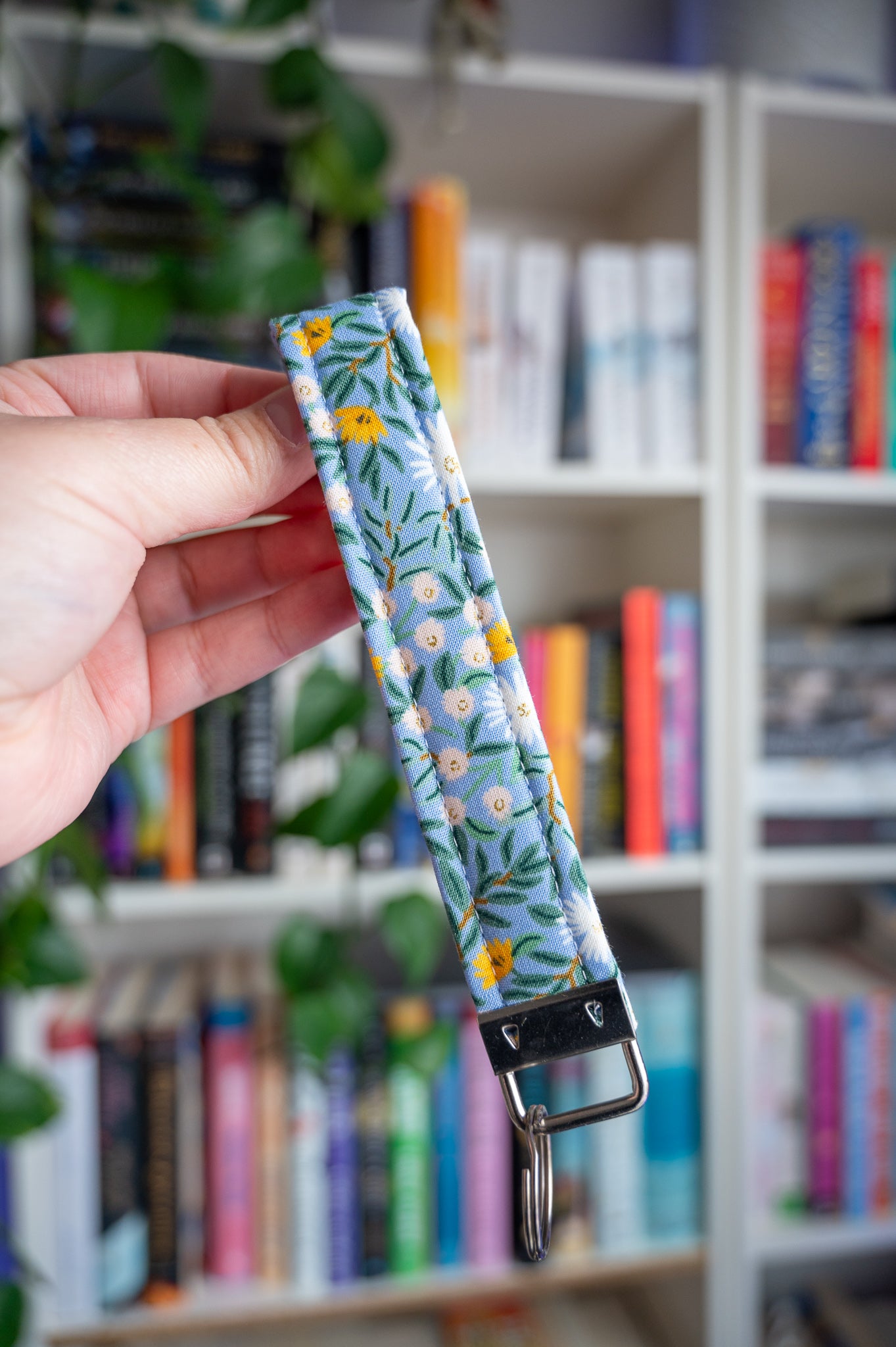 Field of Daisies Wrist Lanyard