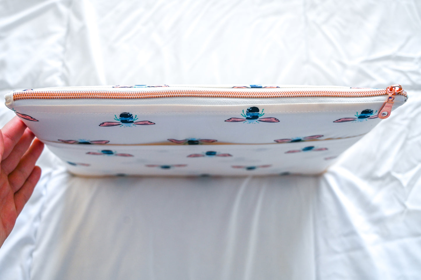 Colorful Bee Laptop Sleeve 13inch