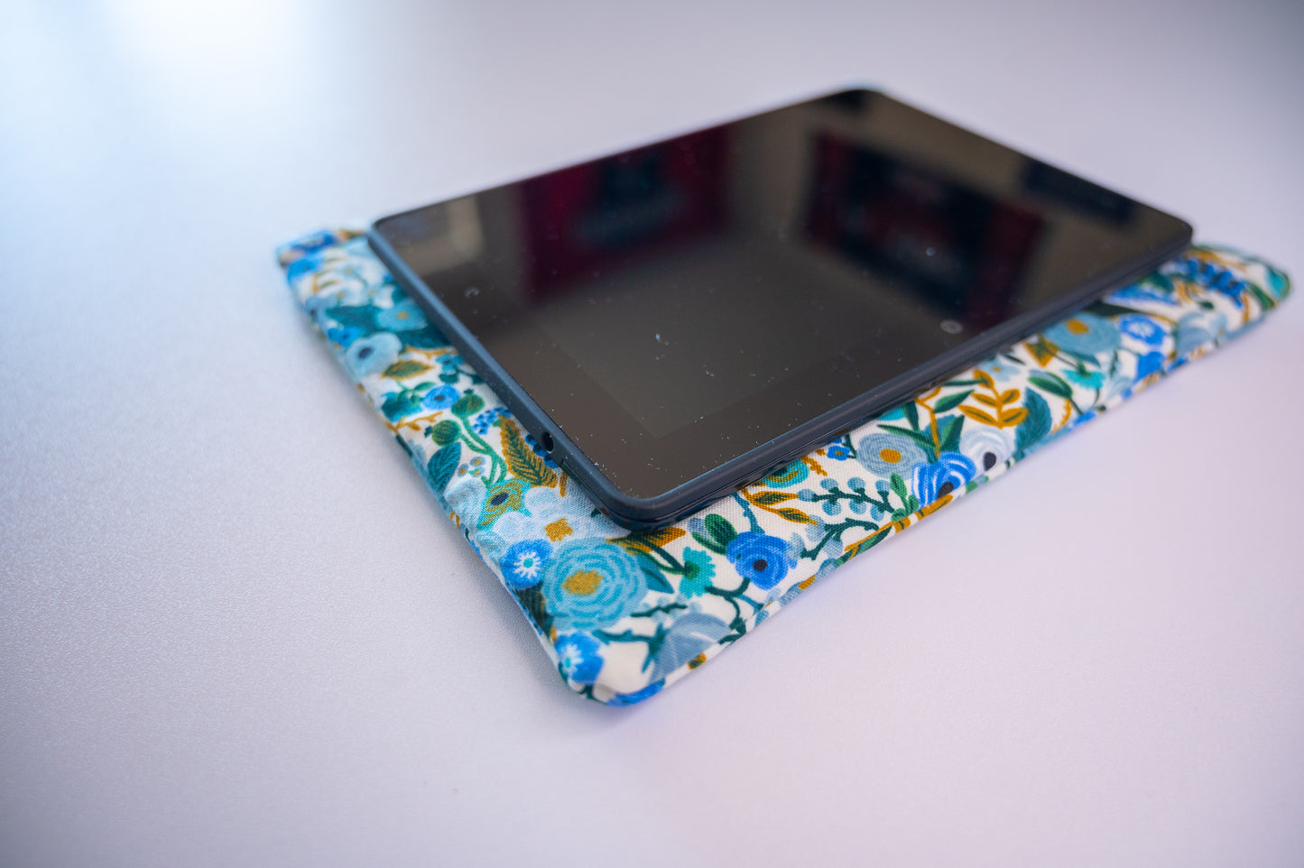 Bea Kindle Sleeve