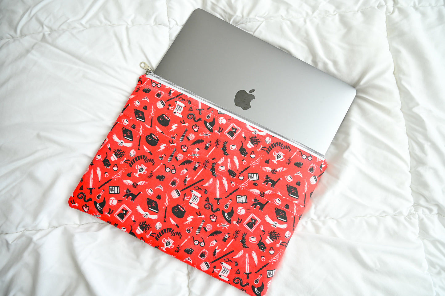 Magical Laptop Sleeve in Red 13inch